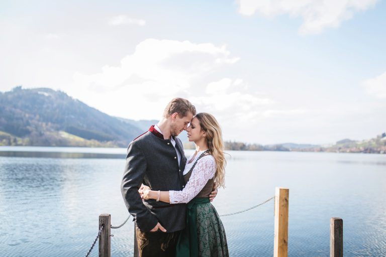 Paarfotos in Tracht am Schliersee