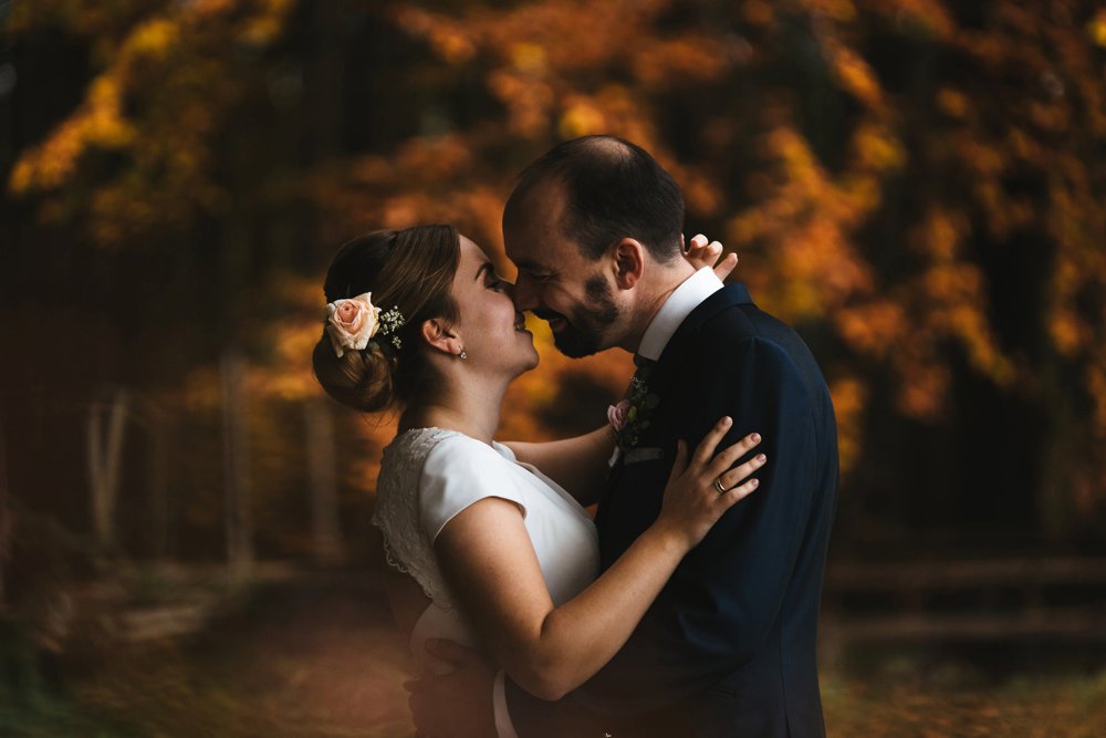 Herbsthochzeit mit Brautpaarporträt